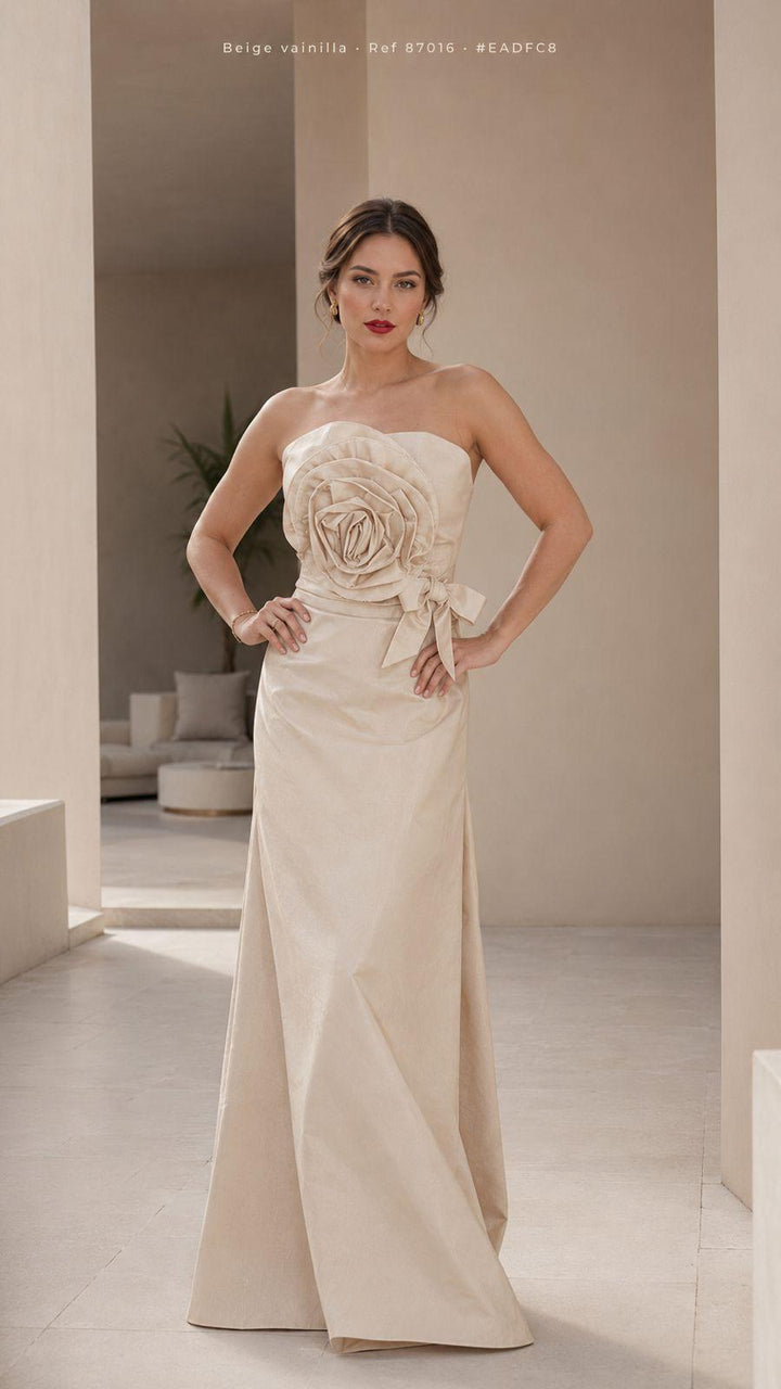 Set Blusa Vestido Strapless con Flor Escultural